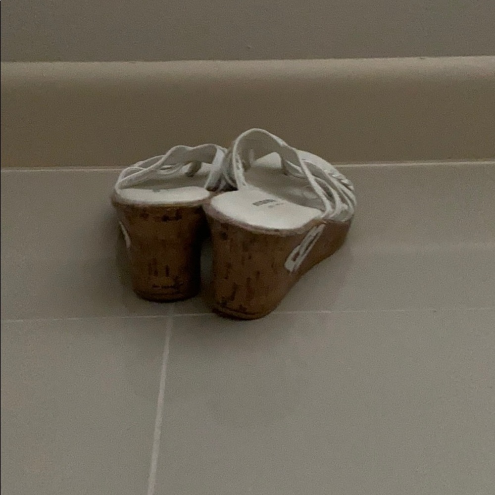Sandals - Picture 3 of 4
